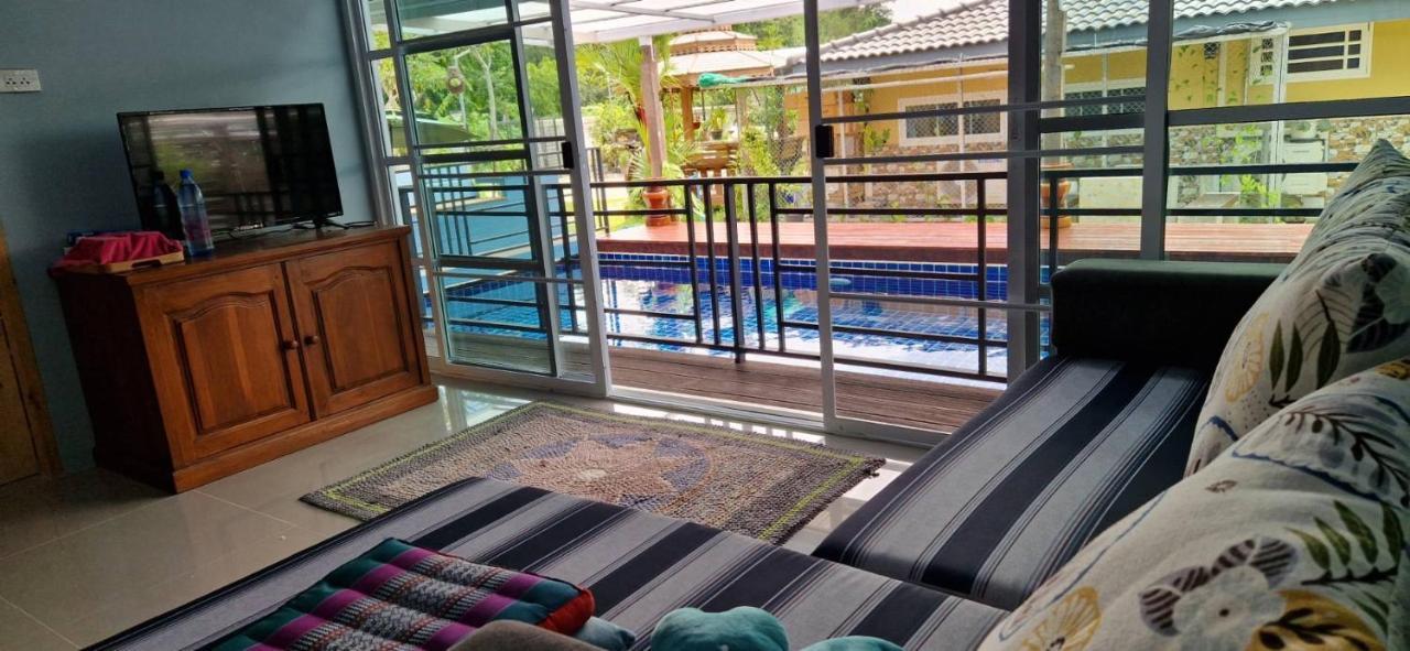 Mana Pool House Bed & Breakfast Chiang Rai Exterior photo